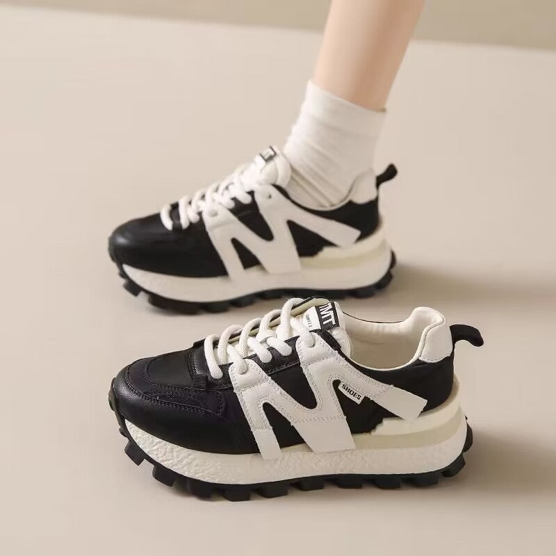 Women's Versatile Sneaker