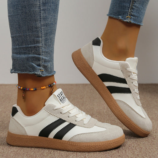 Fashionable White Sneaker Women