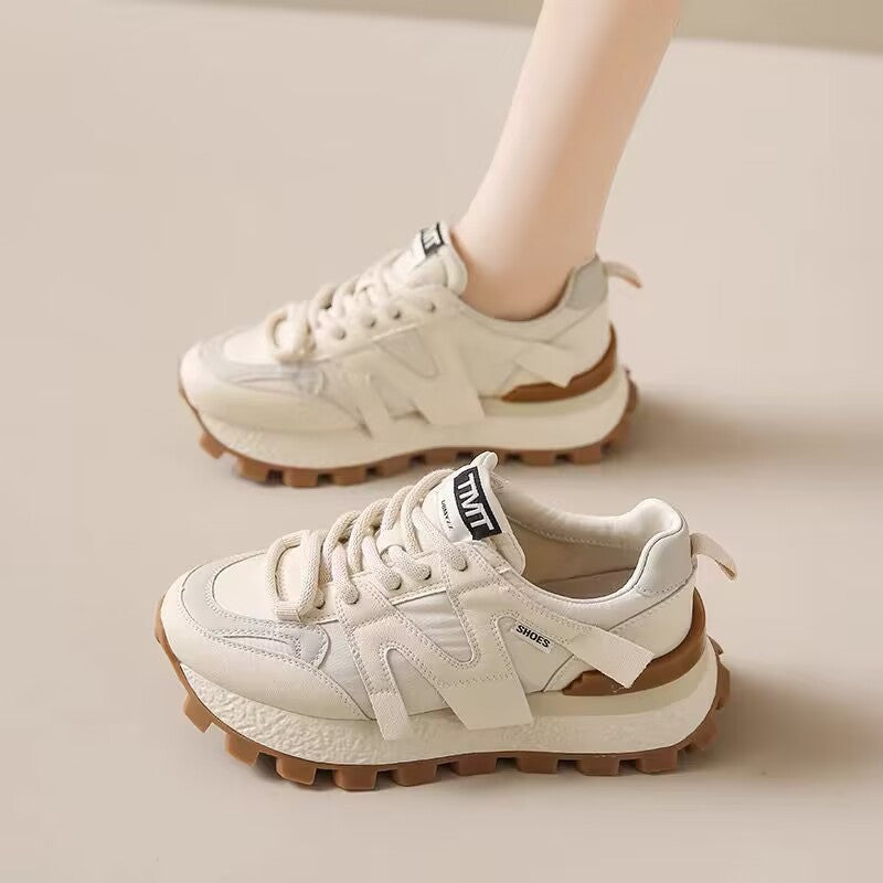 Women's Versatile Sneaker