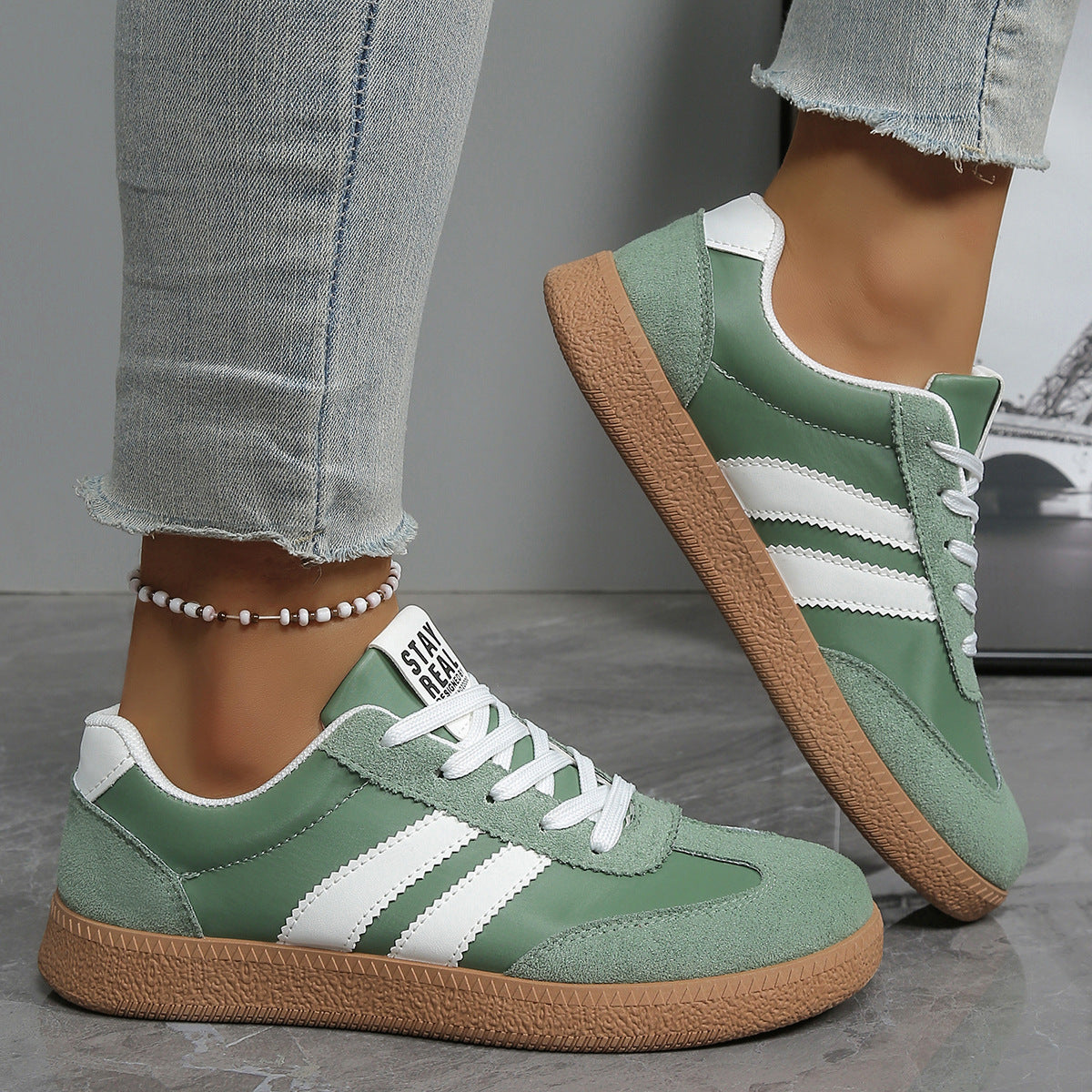 Fashionable White Sneaker Women