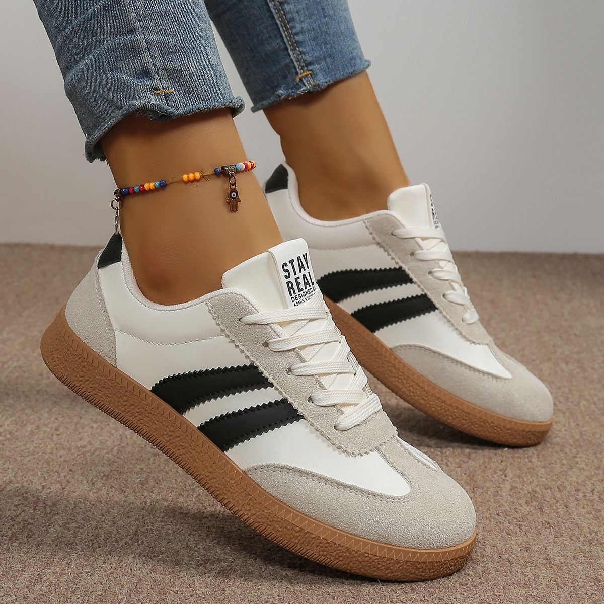 Fashionable White Sneaker Women