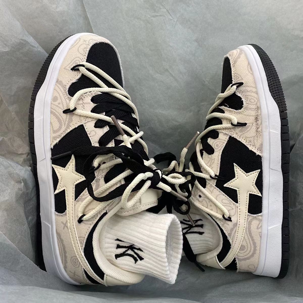 Low-top Graffiti Board Shoes