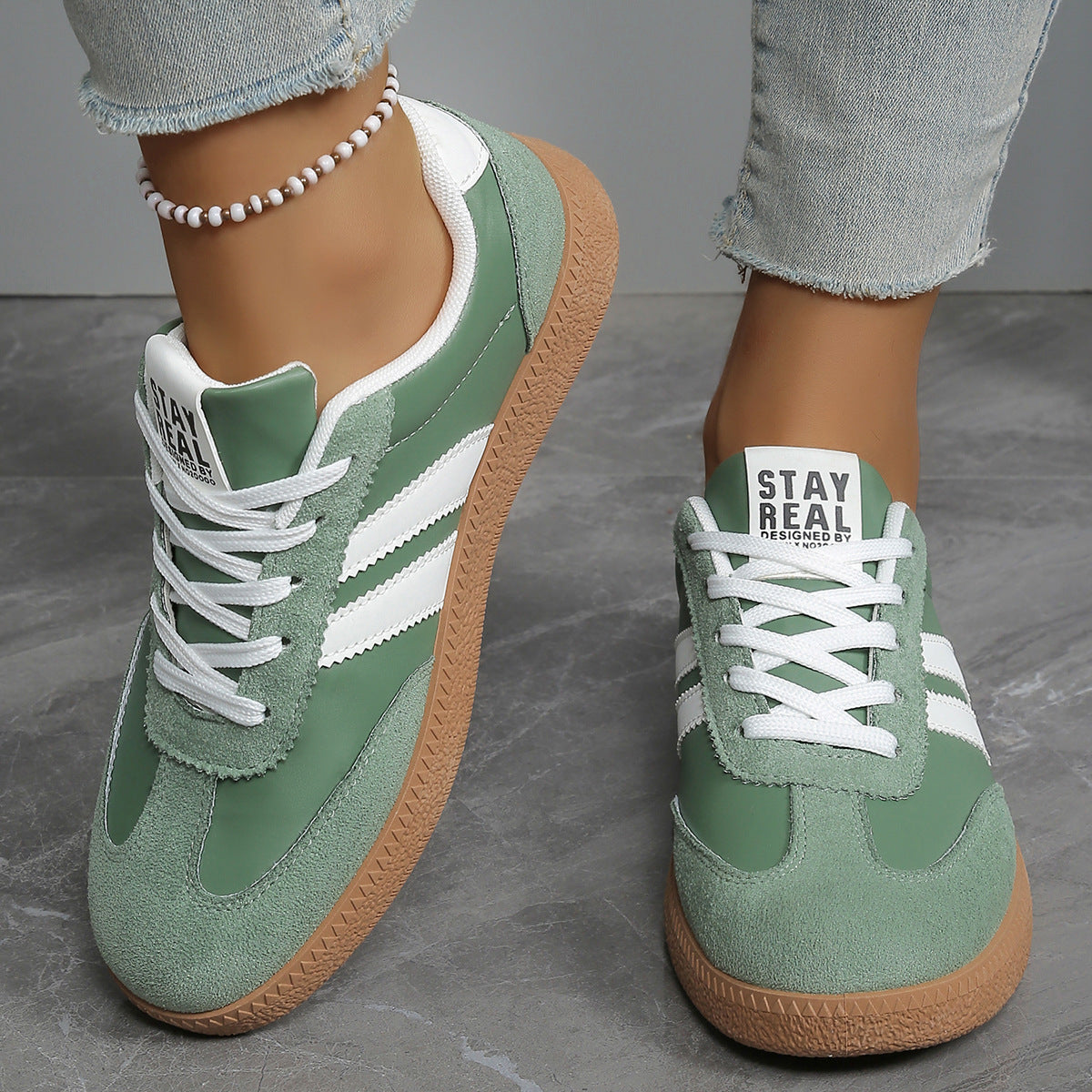 Fashionable White Sneaker Women